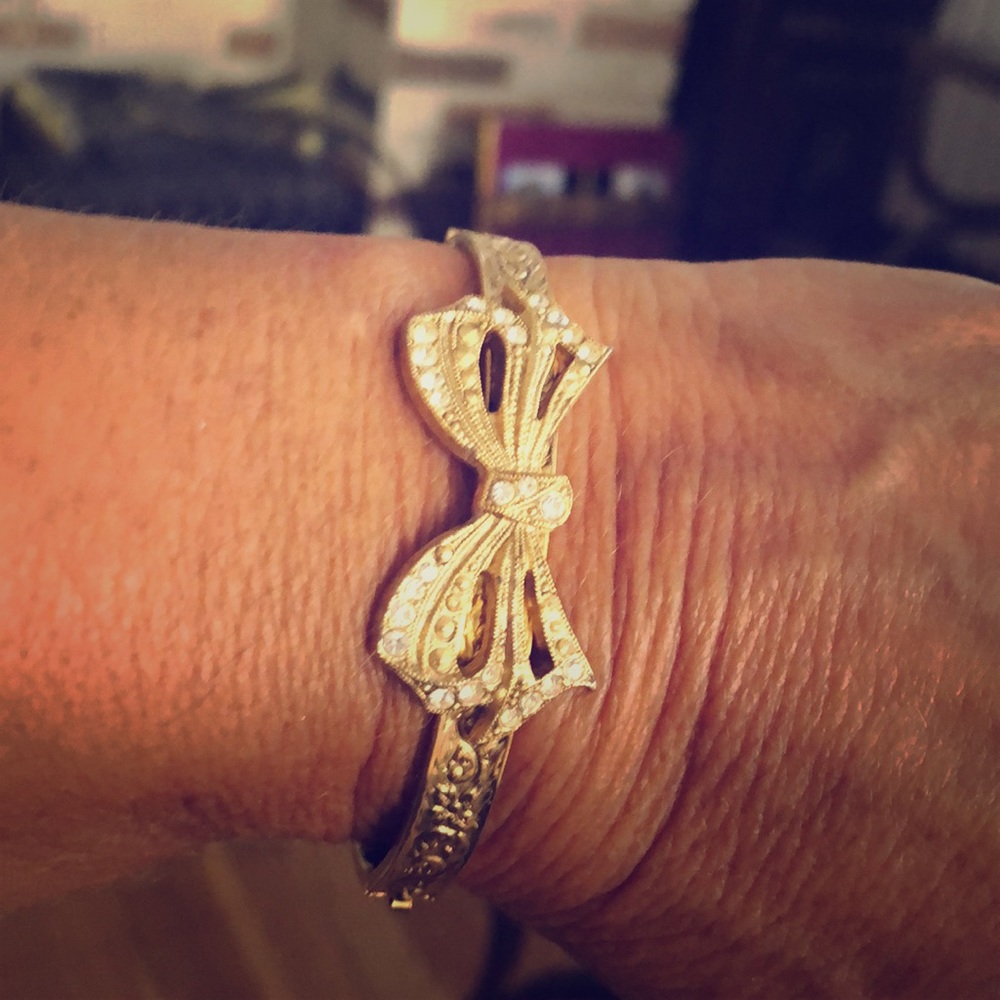 1928 collection bracelet gold tone